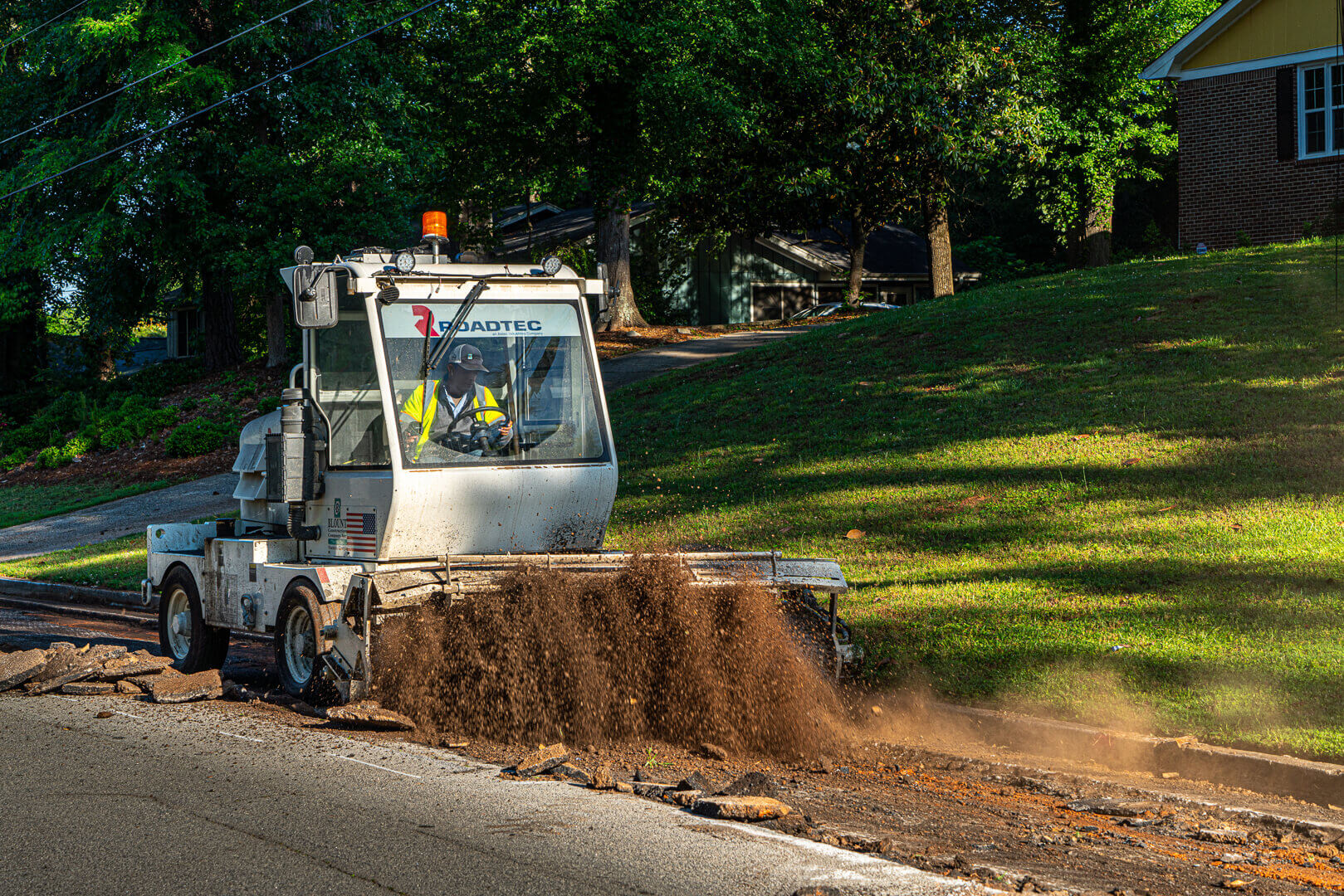 Roadtec FB-100 Asphalt Broom