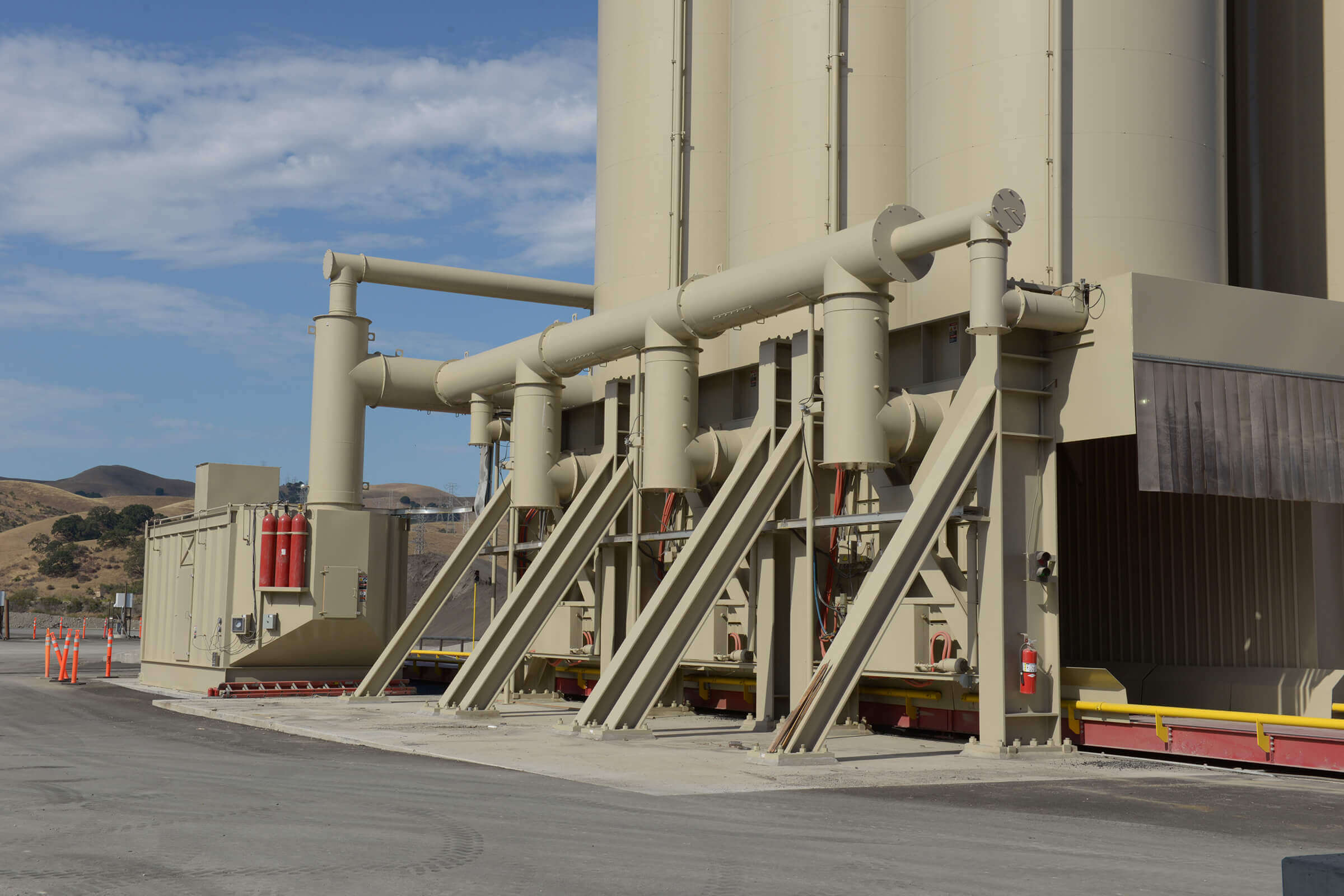 DeSilva Gates Blue Smoke System on Silos