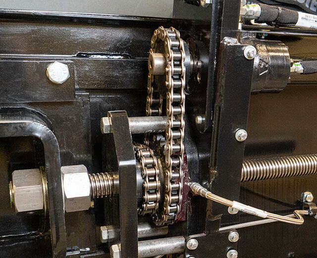 Roadtec SB-3000 Shuttle Buggy MTV Power Chain Tensioning