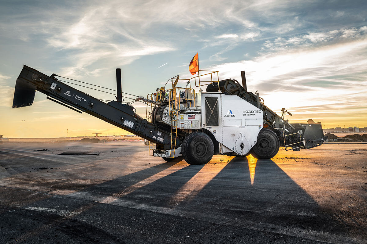 Roadtec SB-2500 at DFW Airport